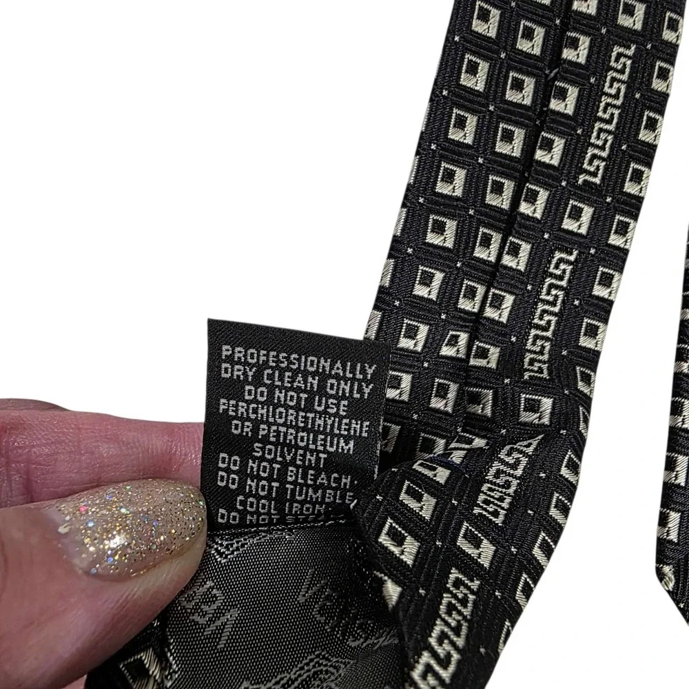 VERSACE Silk Medusa Pattern Mens Necktie Black Gold Made in Italy Luxury‎ Tie